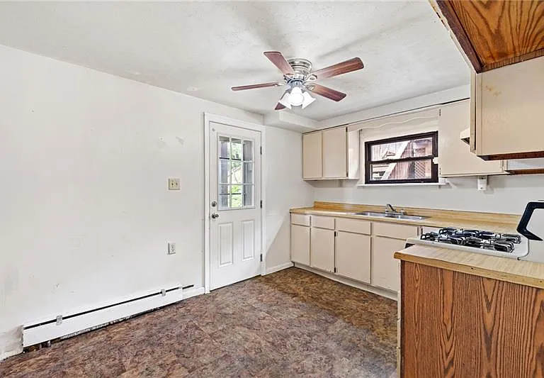 209 E Meyers St — Photo 19