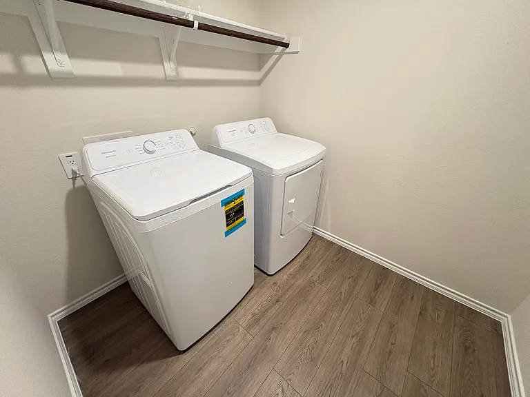 811 Orchid Way — Photo 14