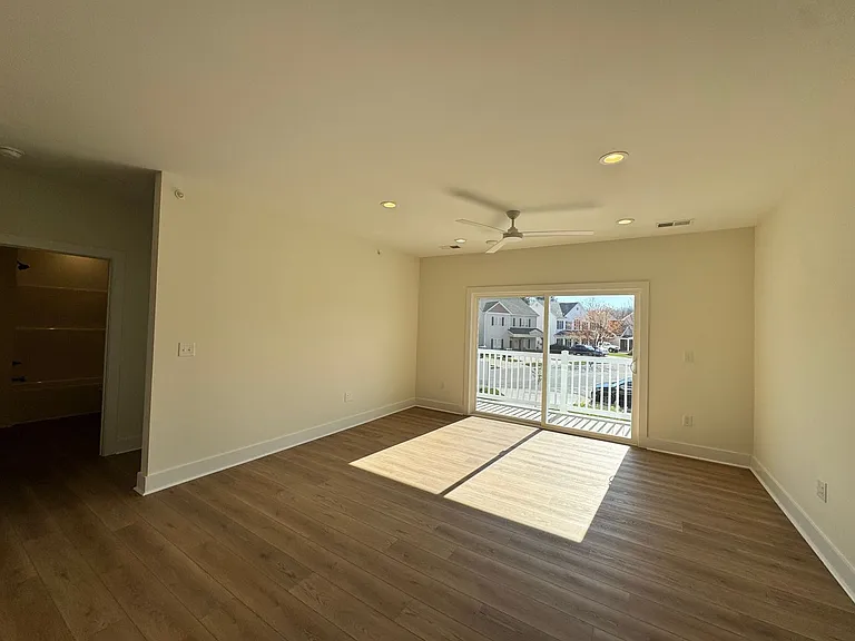 420 Capstone Dr #207 — Photo 4