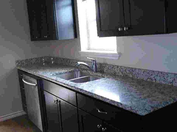 3rd image of 530 Williams Ave
