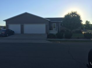 2117 20th Ave W, Williston, ND 58801