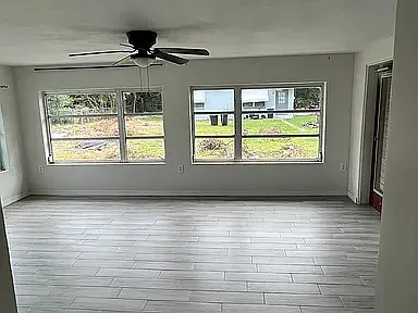 135 Pinecrest Dr — Photo 3