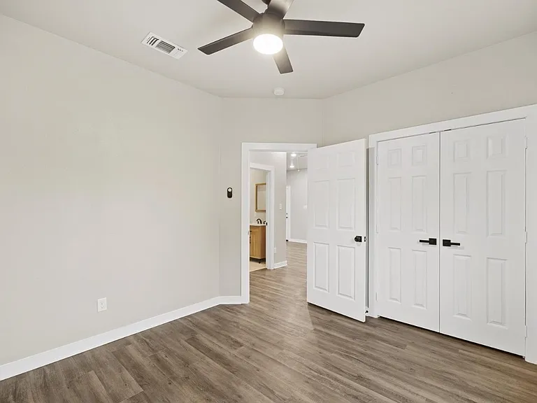 3105 W Jackson St — Photo 11