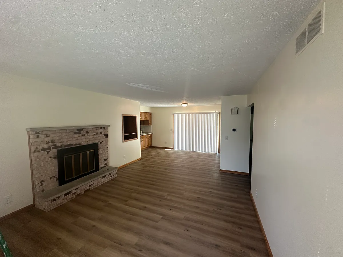 Building Photo - 554 Sequoia Ln