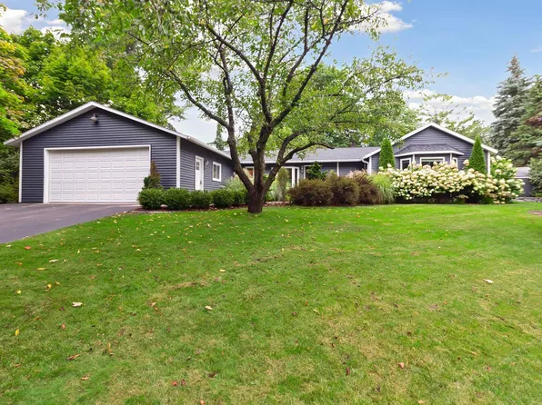 1513 N Orchard Dr, Traverse City, MI 49686