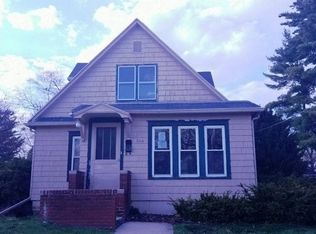 844 W American St, Freeport, IL 61032