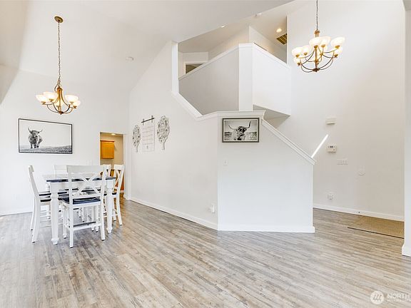 4th image of 18830 88th Avenue E