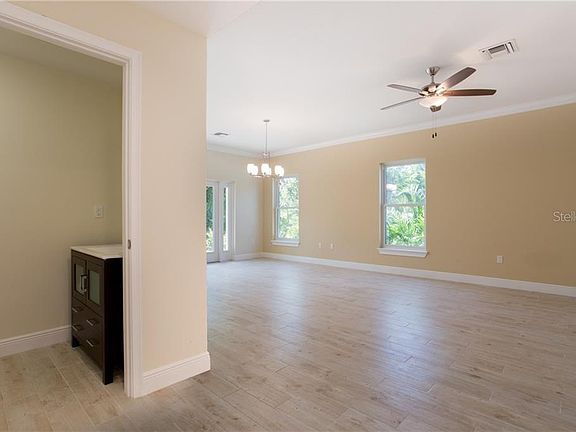 5th image of 772 Date Palm Ln