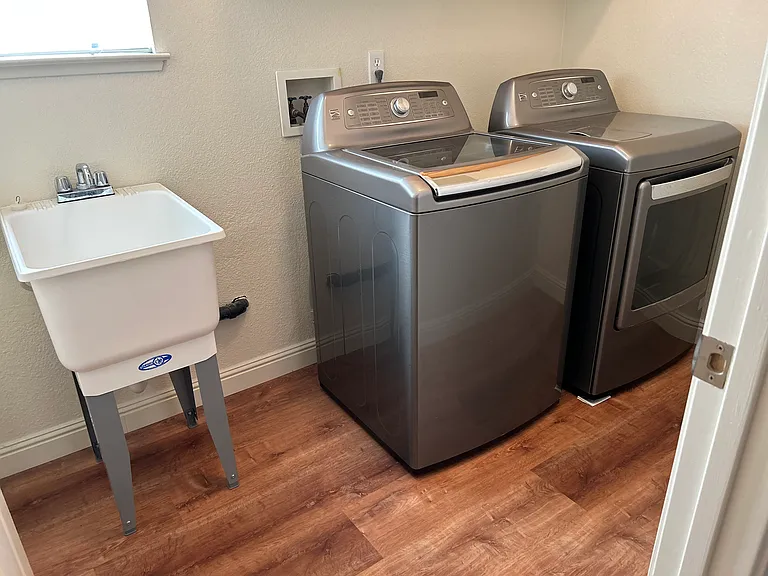 Washer & Dryer & Sink