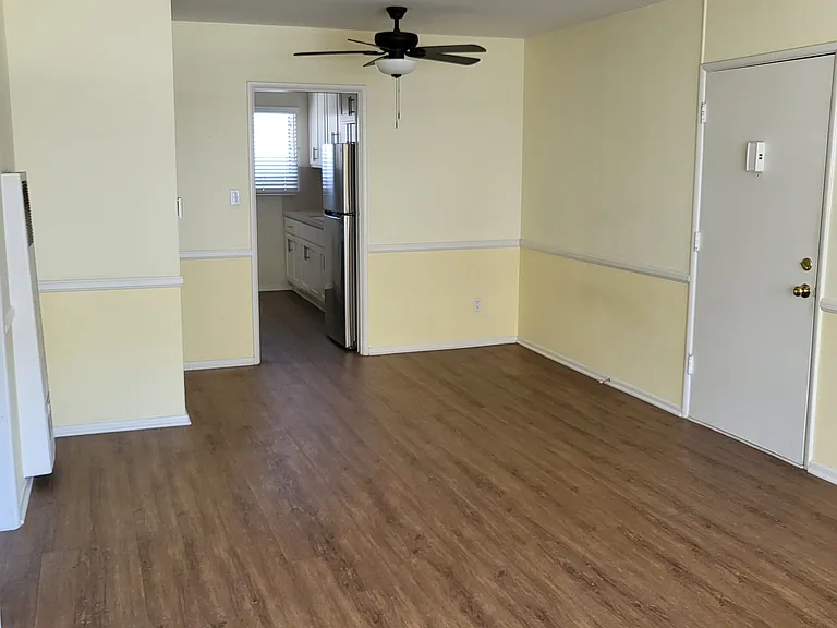 10424 Tabor St — Photo 3