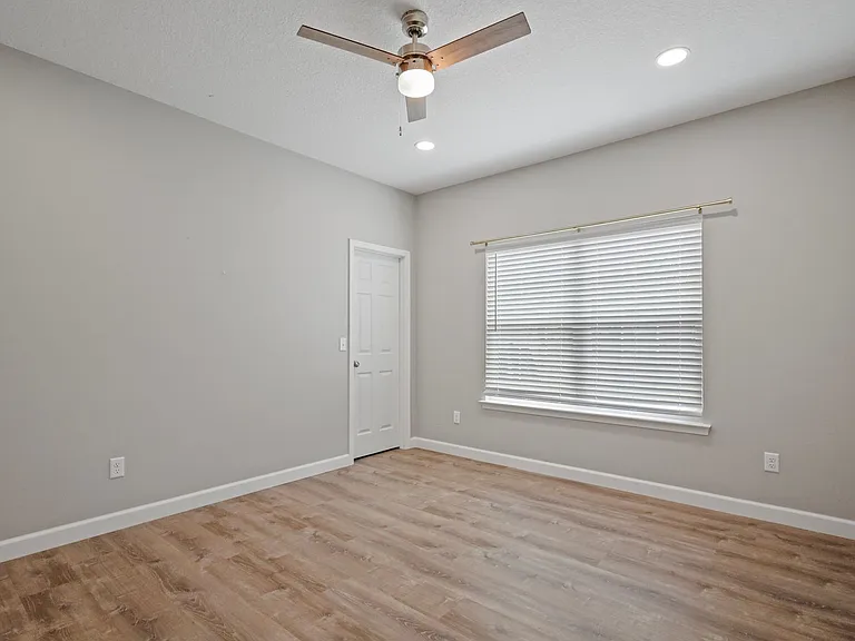 277 Myrtle Ave — Photo 4