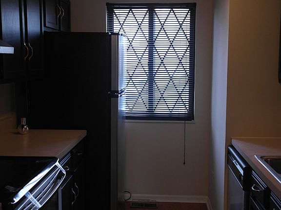5th image of 309 Bainbridge Ct