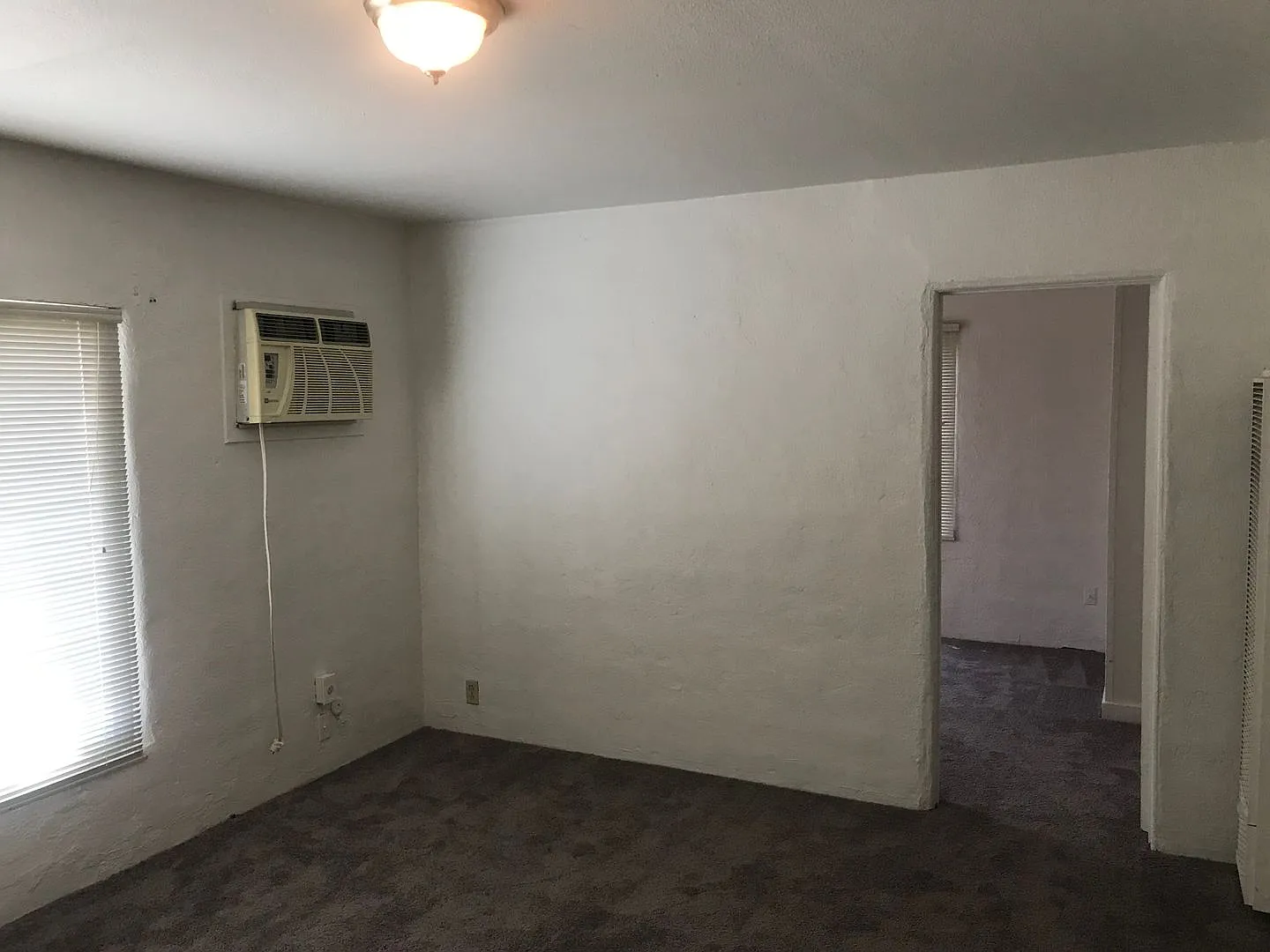 Nice Duplex With Private Yard! — Photo 4