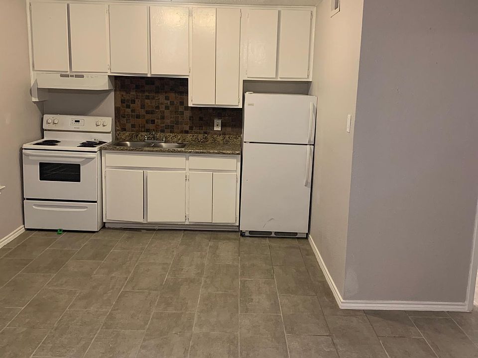 1st image of 211 Zilla St APT 102
