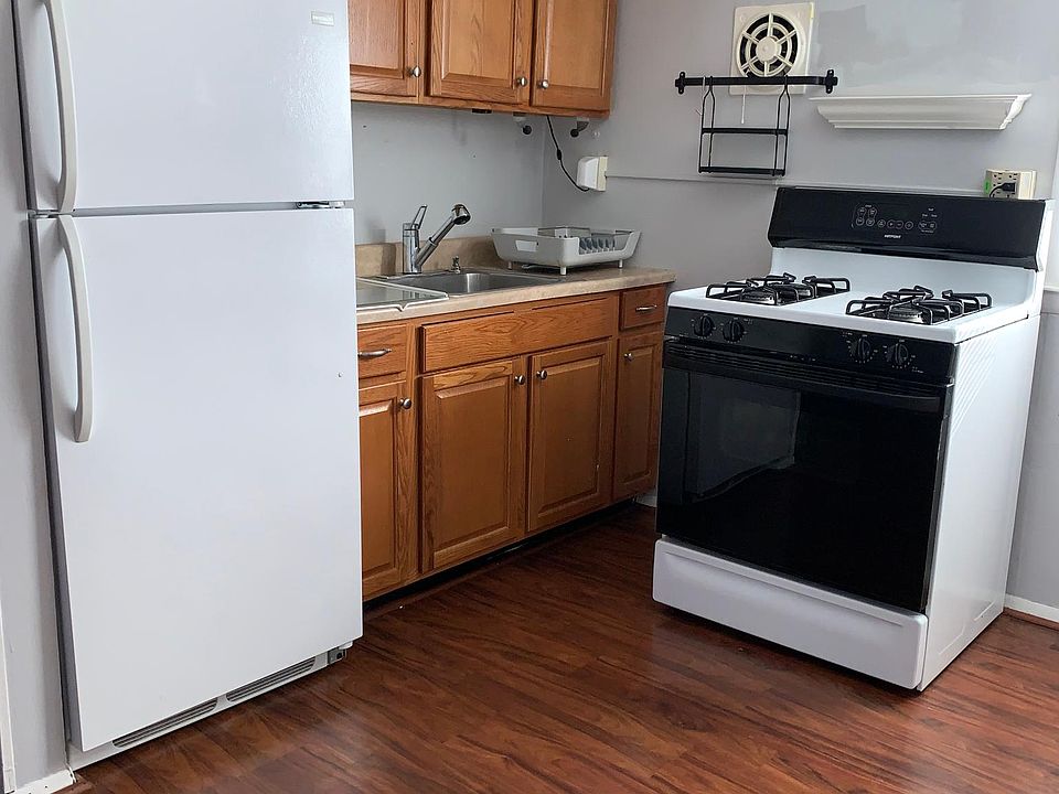 1st image of 61 E Hall Ave #2