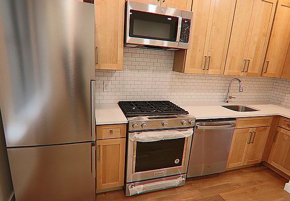 5th image of 35 Fort Washington Ave APT 1E