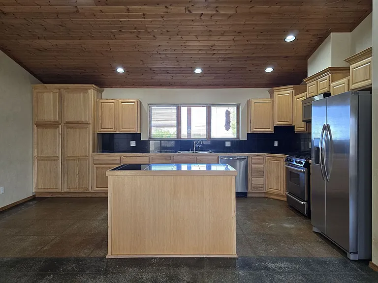 4 Alma Ct — Photo 6