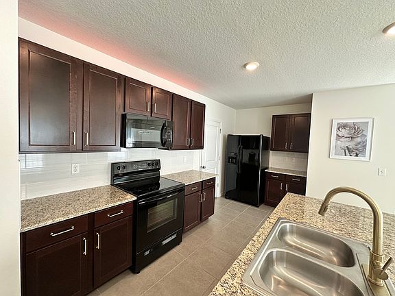 3rd image of 10834 Trailing Vine Dr