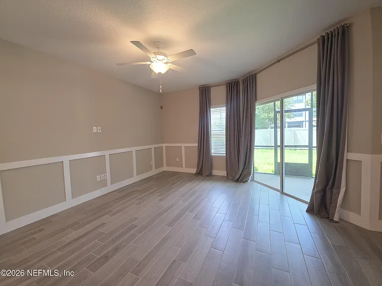12784 Josslyn Ln — Photo 4