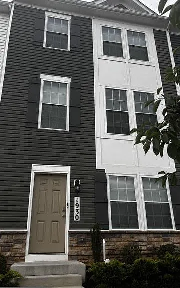 1930 Fauna Dr — Photo 1