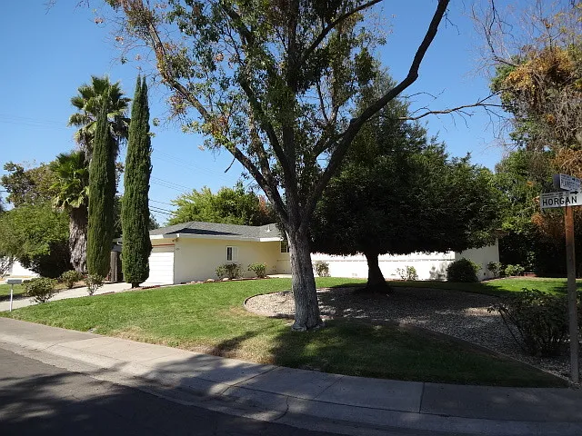 4209 Horgan Way — Photo 2