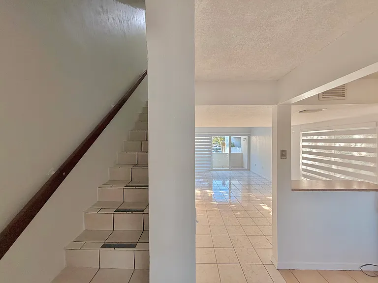 1912 SW 17th Ave #21 — Photo 14