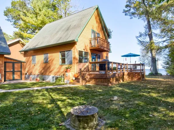 N2174 Shore Dr, Marinette, WI 54143