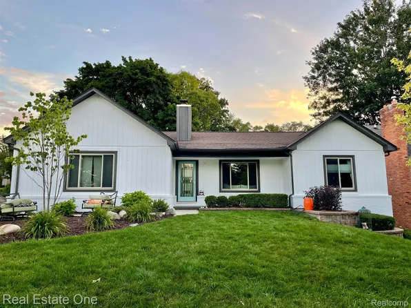 1001 Inglewood Ave, Rochester, MI 48307