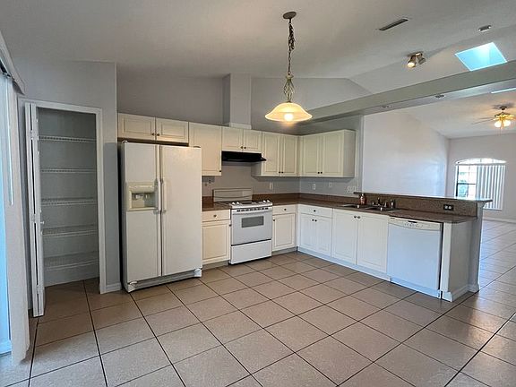 2nd image of 5 Wood Amber Ln #A