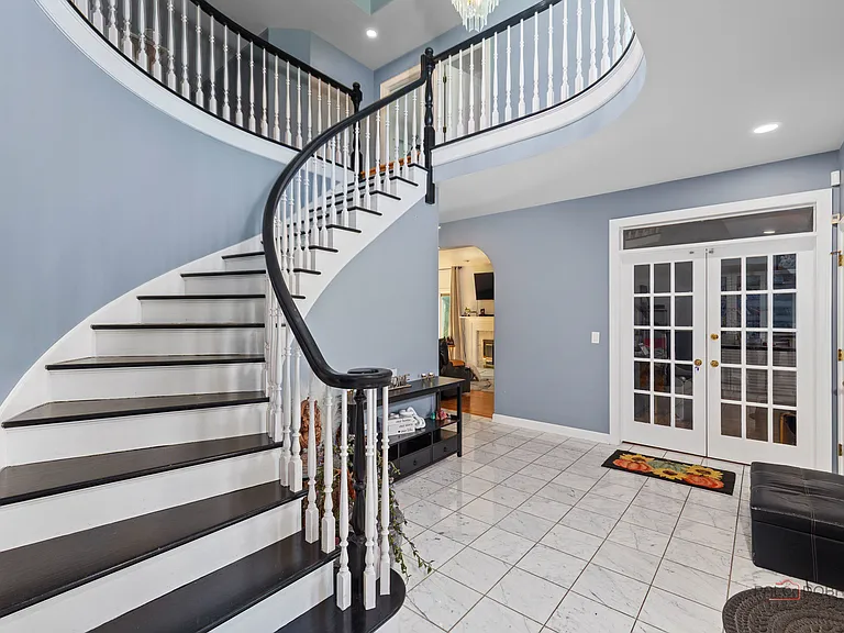 14 Pentwater Dr — Photo 3