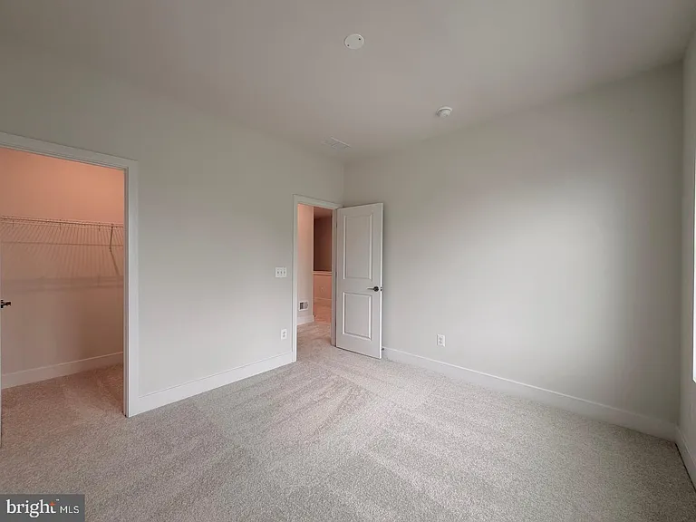 131 Sapphire St — Photo 35