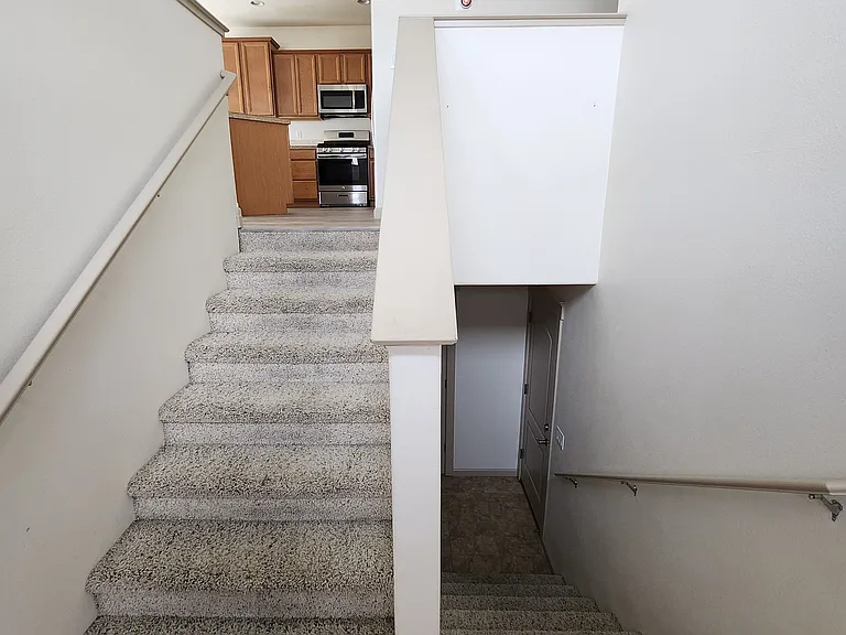 2745 Scottsdale Rd — Photo 2