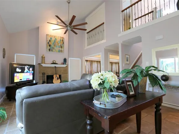 1532 Beaconshire Rd, Houston, TX 77077