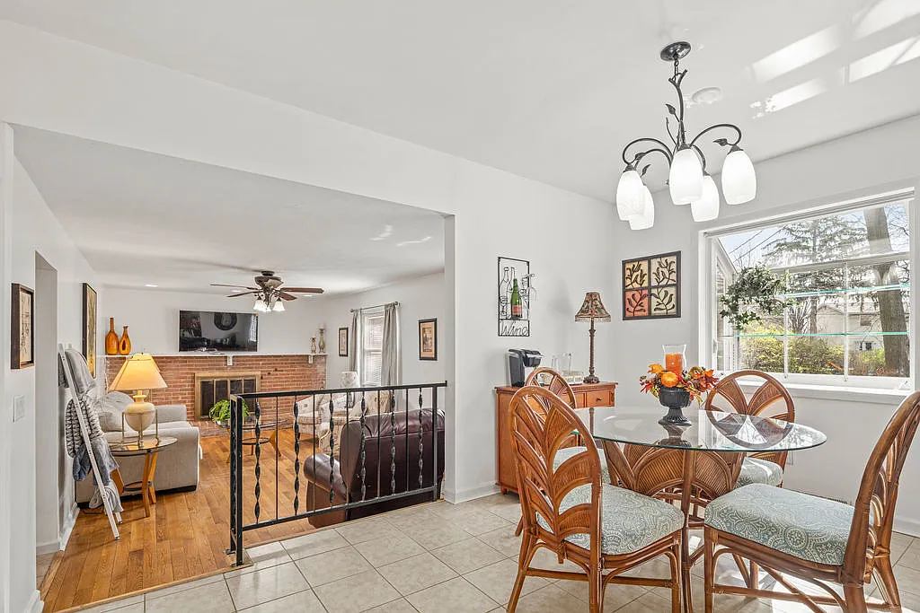 2127 Honeytree Ct — Photo 4