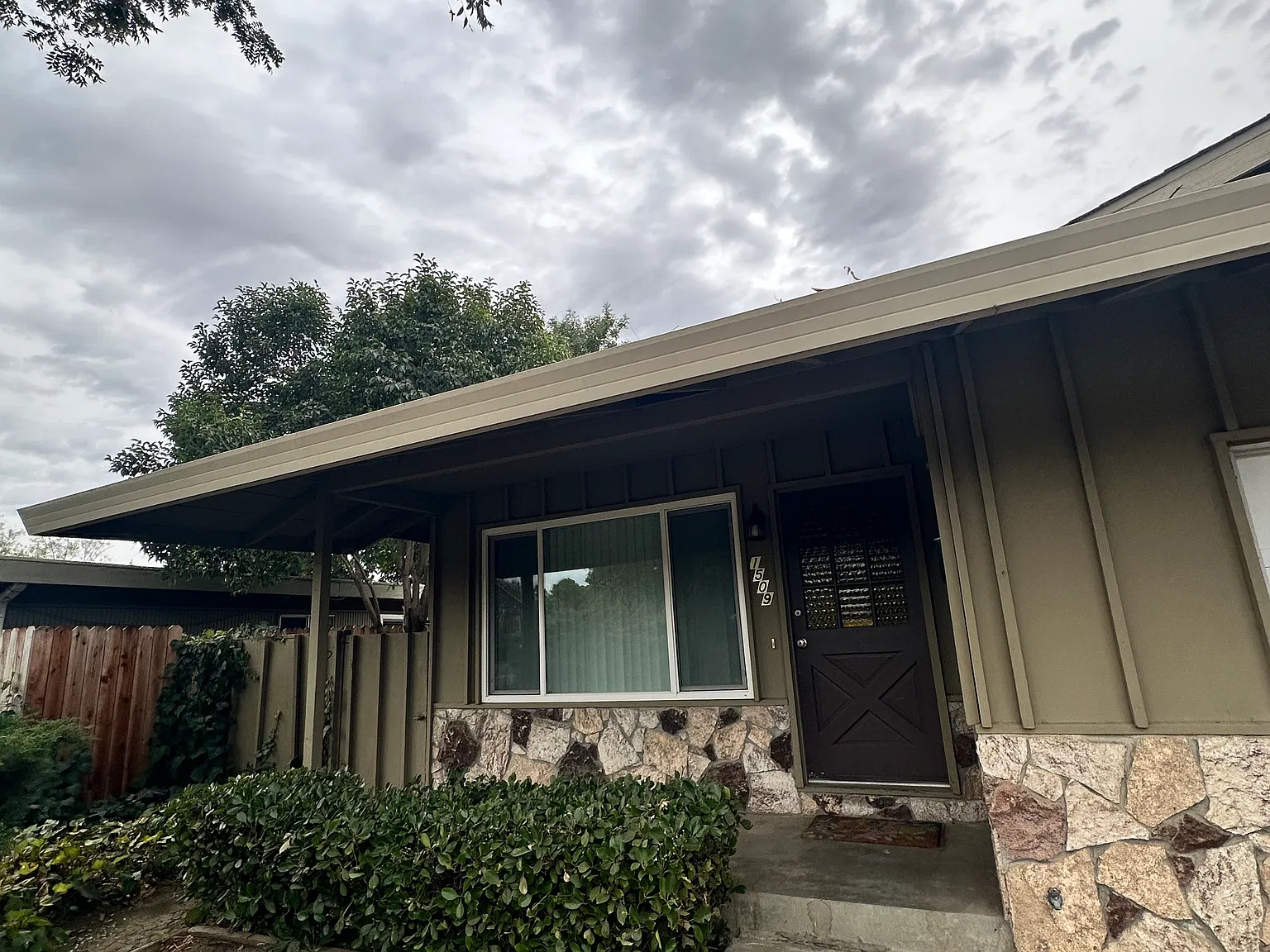 2 bed, $2,500 — Photo 2