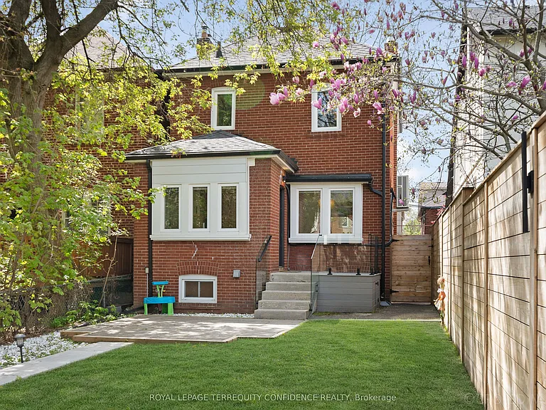 68 Cranbrooke Ave — Photo 31