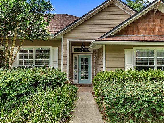 5th image of 12458 Blackwater Ct
