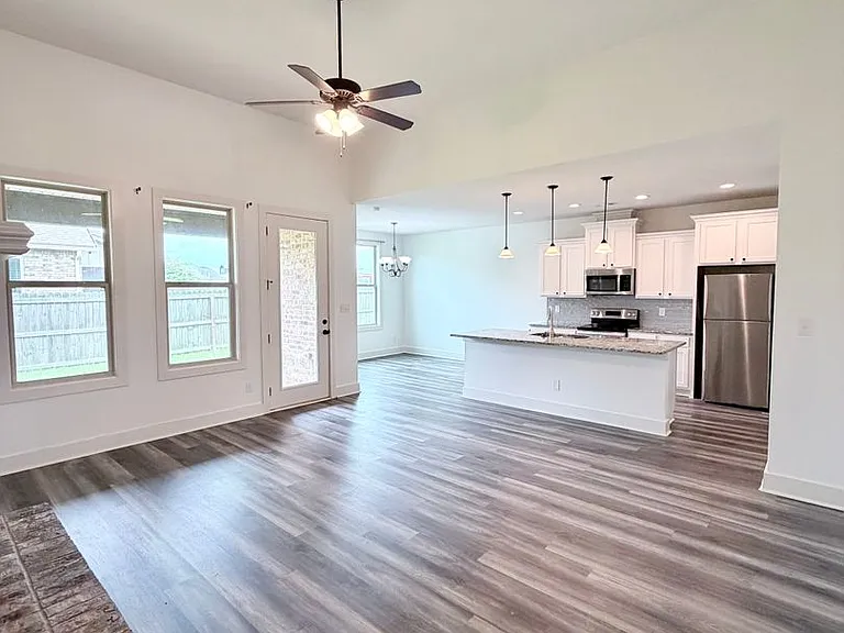 91 Barnyard Way — Photo 5