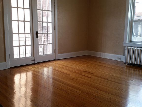 4th image of 543 Park Ave APT 7
