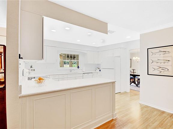 5th image of 2101 Companero Ave