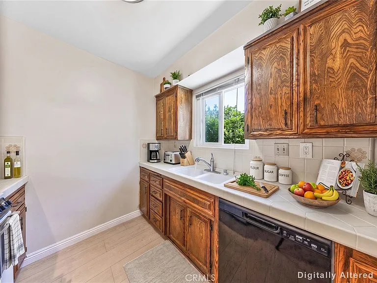 612 N Maryport Ave — Photo 18