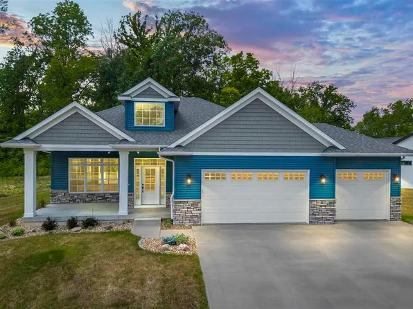 5608 Seminole Valley Trl NE, Cedar Rapids, IA 52411