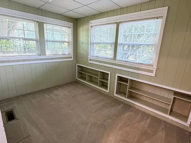 1304 Gracewood Dr — Photo 8