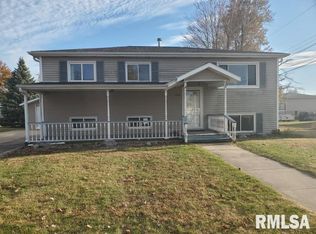 1700 Robin Ct, Galesburg, IL 61401