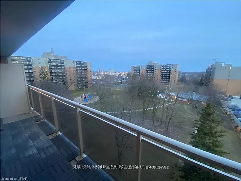 931 Wonderland Rd S #709 — Photo 23