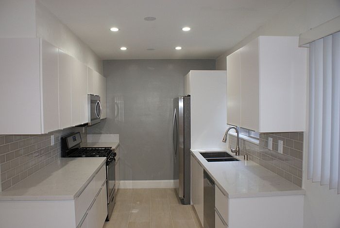 1st image of 2921 Arizona Ave APT 1