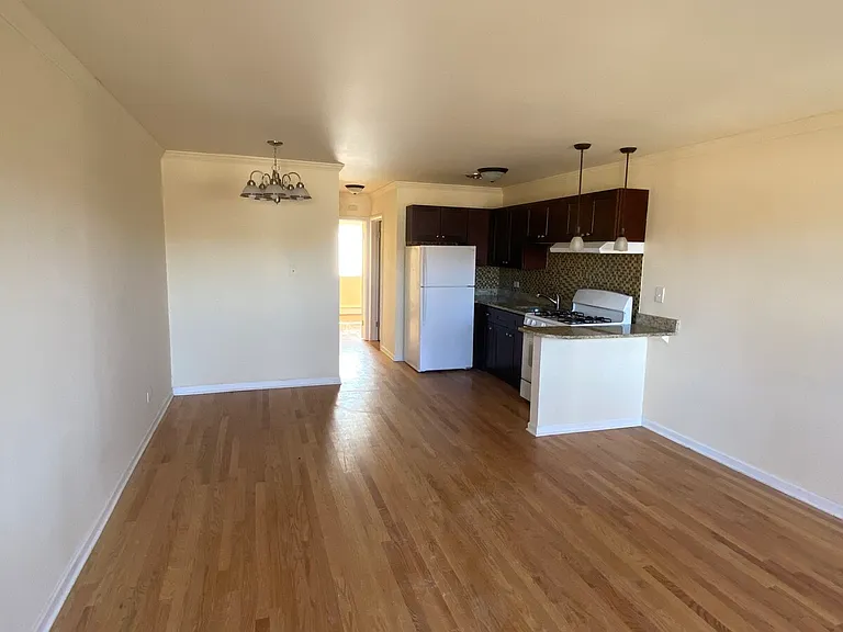 8506-11 Waukegan Rd #8506-11 — Photo 2
