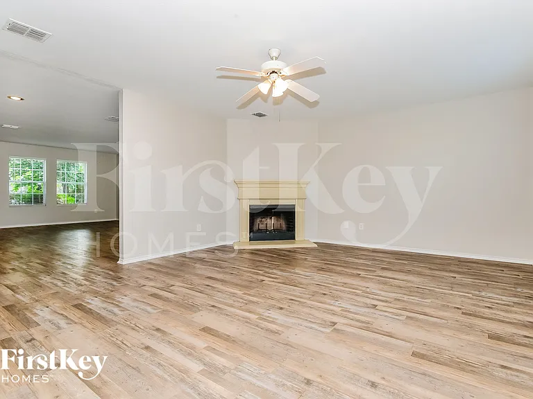2801 Spencer Cir — Photo 7