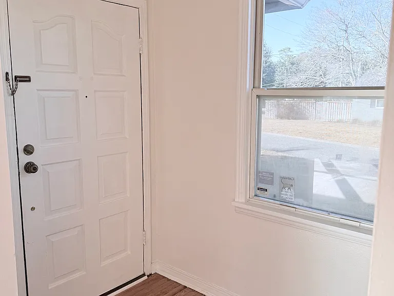 1416 Pine Grove Ave — Photo 3