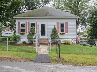 4 Juniper St, Chelmsford, MA 01824